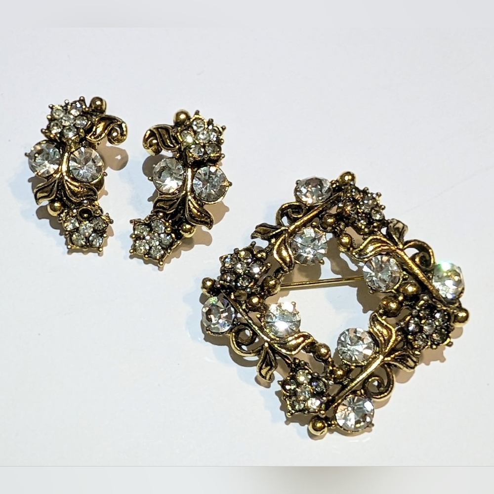 Vintage 1950s "Star" Clip-on Earrings & Brooch Set